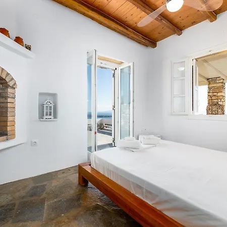 Superb Historic Cycladean With View In Paros! Villa